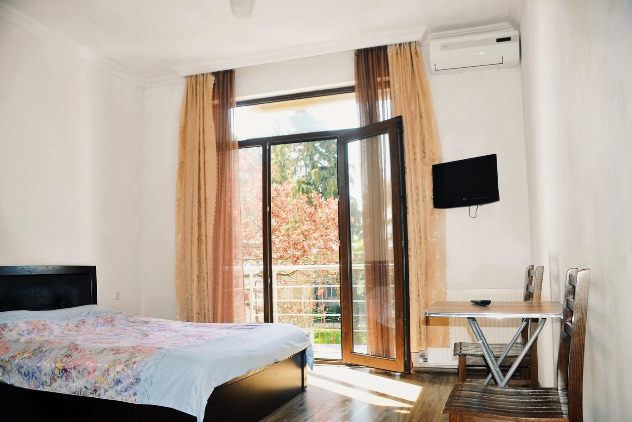 Hotel Sunny Coast Kobuleti Esterno foto